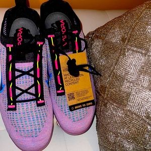 Vapor max women size 11 brand new never worn